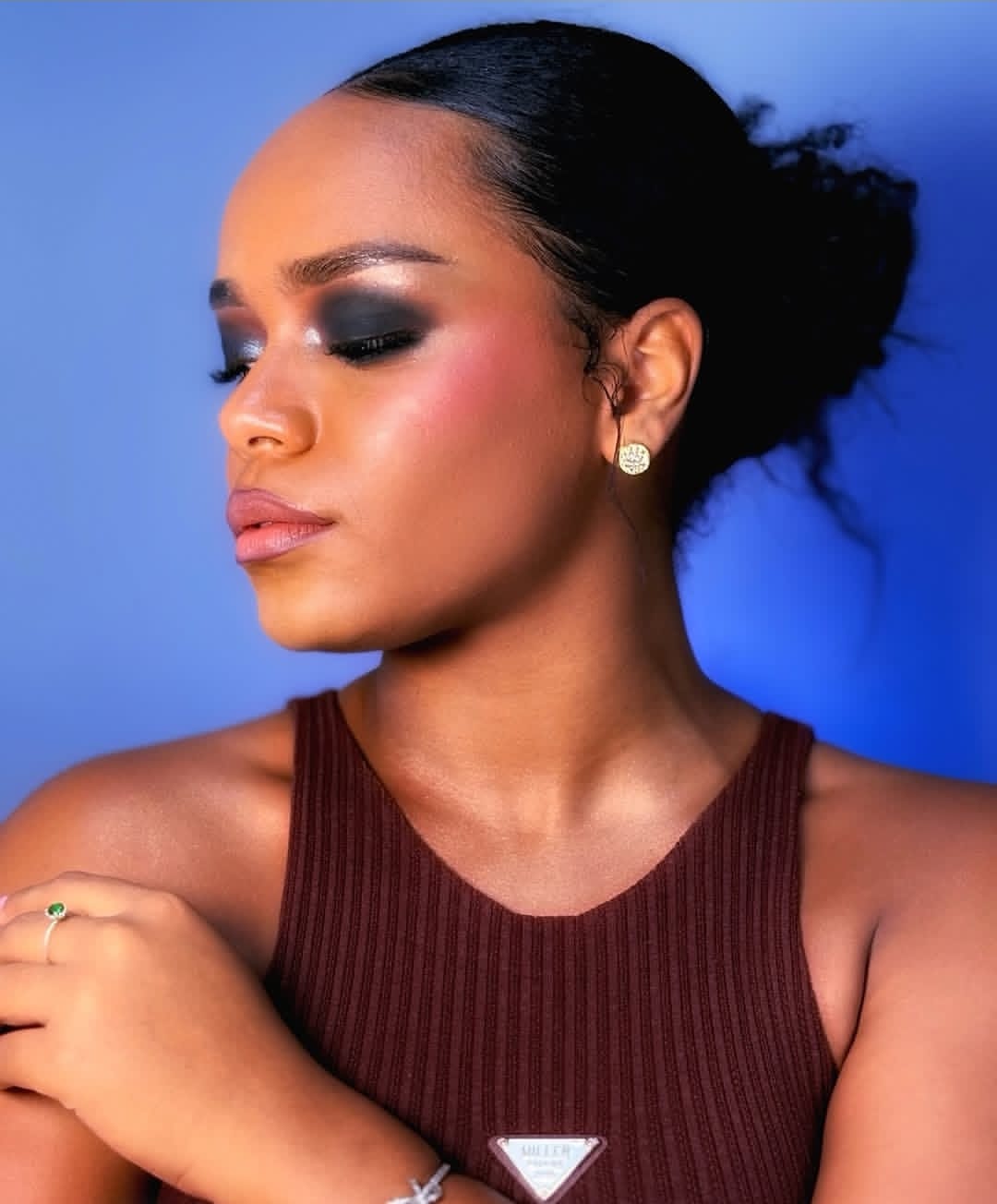 MAKEUP